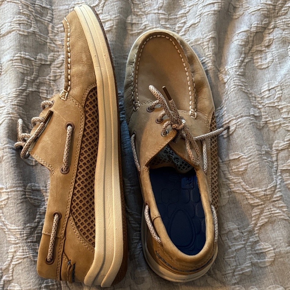 Sperry Tan Boat Shoes with Rawhide Laces and Moccasin Stitching